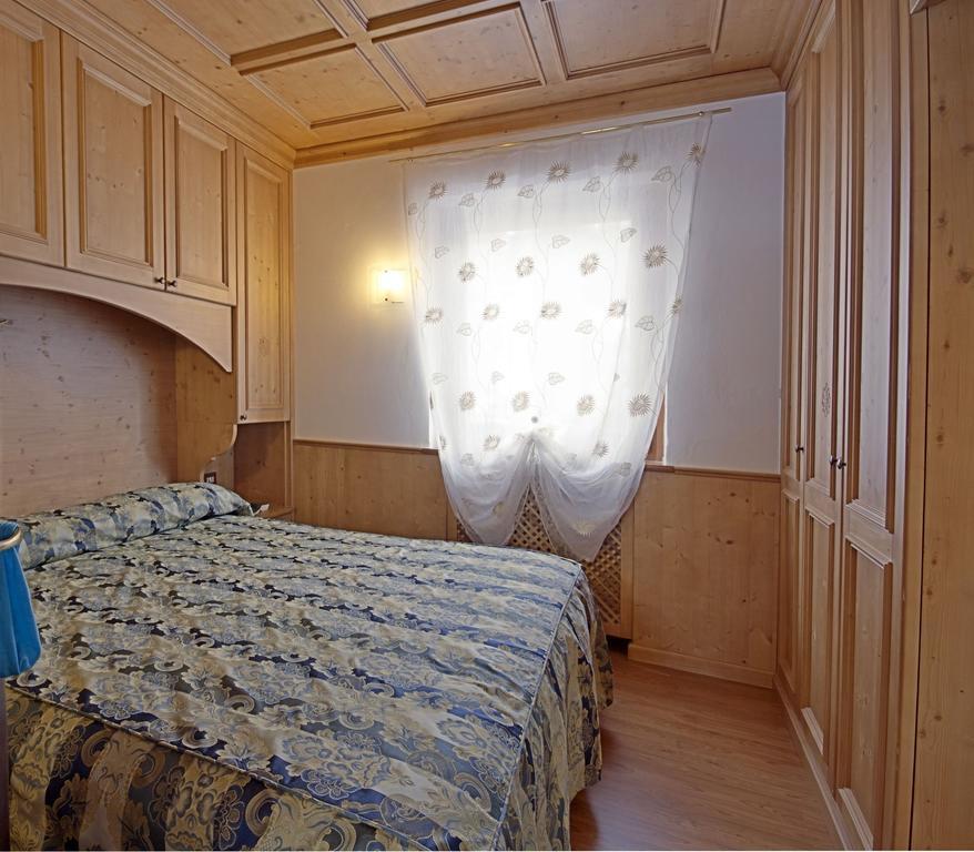 Appartamenti Barisetti Cortina dʼAmpezzo Pokoj fotografie